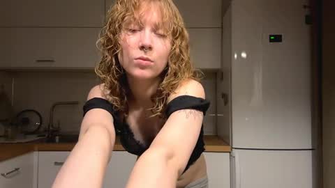Sarah online show from 04-07-26, 04:18