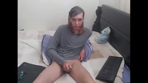 Snapshot of iemmaxox chatting on 12-13-24, 12:42 IEmmaXO online show from 12-13-24, 12:42