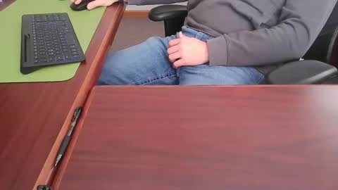 Hung office Stud online show from 01-03-25, 04:37