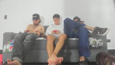 Snapshot of iham_28 chatting on 11-14-25, 09:02 Iham online show from 11-14-25, 09:02