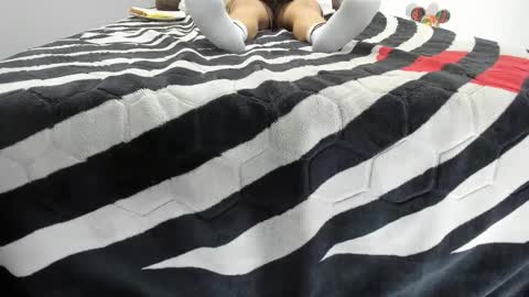 Snapshot of iham_28 chatting on 11-19-25, 01:49 Iham online show from 11-19-25, 01:49