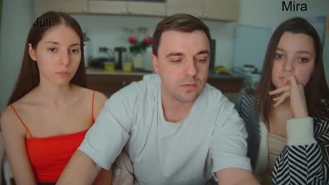 Julia and Mira online show from 02-08-25, 07:27