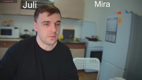Julia and Mira online show from 03-05-25, 01:39