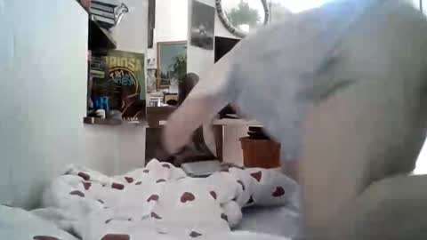 Snapshot of iialm_niceboy chatting on 04-07-26, 11:54 Nice BBOy online show from 04-07-26, 11:54