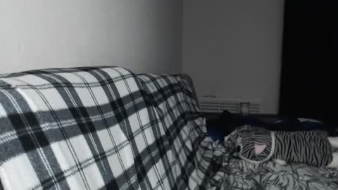 iiiiiiis online show from 11-20-25, 04:40