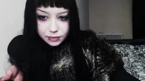 iiiiiiis online show from 12-21-25, 10:33