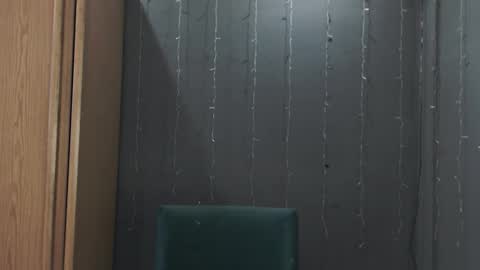 iiiiiiis online show from 03-09-26, 01:37