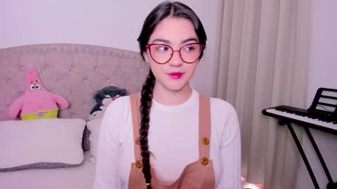 Snapshot of iki_mei chatting on 09-25-25, 04:00 Maria online show from 09-25-25, 04:00