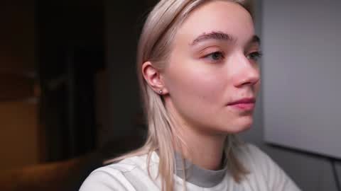 ileanacampbel online show from 12-19-24, 08:02