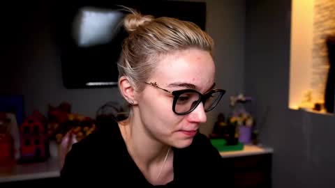 ileanacampbel online show from 02-06-25, 03:59