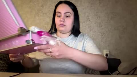 Snapshot of ileanapomponi chatting on 03-14-26, 04:45 Val online show from 03-14-26, 04:45