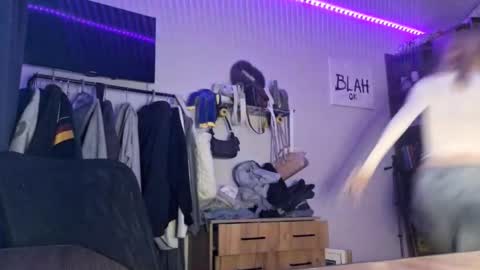 ShyLuna online show from 01-17-26, 03:33