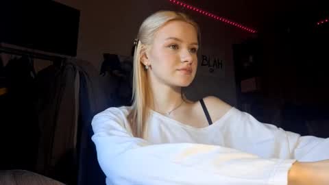 ShyLuna online show from 02-04-26, 05:24