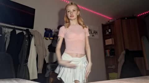 ShyLuna online show from 02-14-26, 06:21