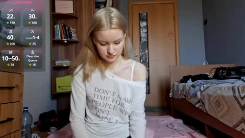 ShyLuna online show from 04-26-26, 08:23