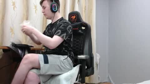 Snapshot of iliaskrisloveee chatting on 04-28-26, 05:07 lord online show from 04-28-26, 05:07