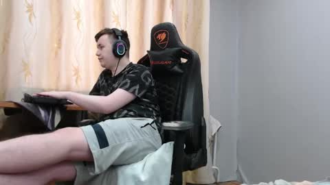 Snapshot of iliaskrisloveee chatting on 04-29-26, 03:38 lord online show from 04-29-26, 03:38