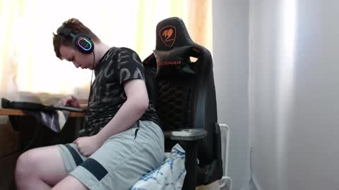 Snapshot of iliaskrisloveee chatting on 05-18-26, 04:07 lord online show from 05-18-26, 04:07