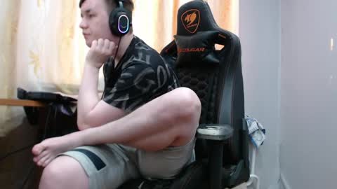 Snapshot of iliaskrisloveee chatting on 05-18-26, 04:13 lord online show from 05-18-26, 04:13