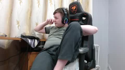 Snapshot of iliaskrisloveee chatting on 05-20-26, 08:15 lord online show from 05-20-26, 08:15