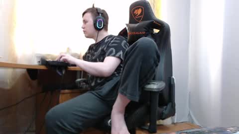 Snapshot of iliaskrisloveee chatting on 05-25-26, 02:28 lord online show from 05-25-26, 02:28