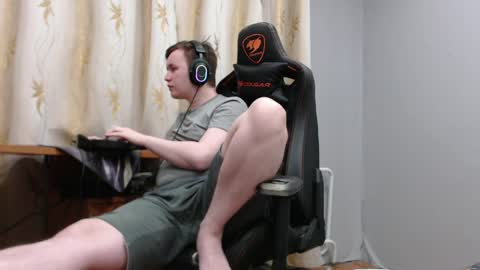 Snapshot of iliaskrisloveee chatting on 06-04-26, 10:05 lord online show from 06-04-26, 10:05