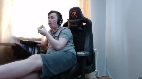 Snapshot of iliaskrisloveee chatting on 06-05-26, 12:22 lord online show from 06-05-26, 12:22