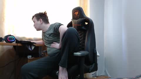 Snapshot of iliaskrisloveee chatting on 06-08-26, 10:26 lord online show from 06-08-26, 10:26