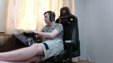 Snapshot of iliaskrisloveee chatting on 06-15-26, 02:36 lord online show from 06-15-26, 02:36