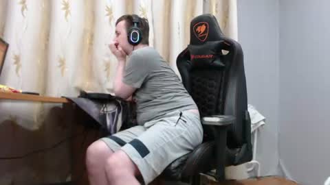 Snapshot of iliaskrisloveee chatting on 06-18-26, 11:09 lord online show from 06-18-26, 11:09