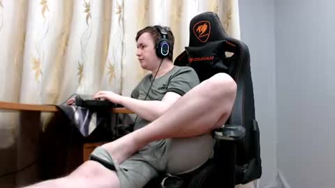 Snapshot of iliaskrisloveee chatting on 07-20-26, 10:56 lord online show from 07-20-26, 10:56