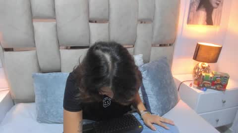 ILY   online show from 12-12-24, 09:30