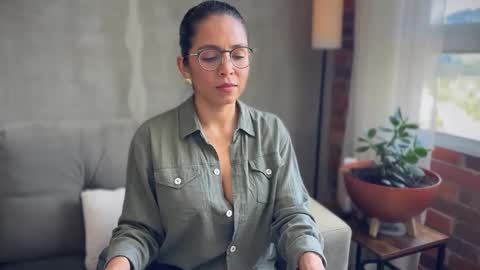 Kloe online show from 10-14-25, 07:58