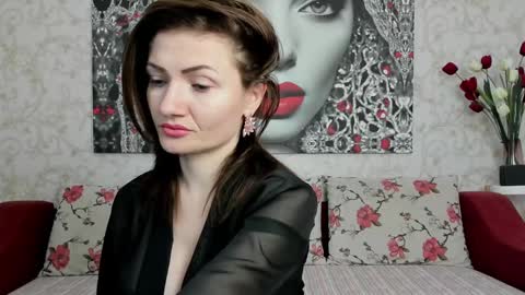 Snapshot of illegalbeauty87 chatting on 01-21-25, 11:24 Ingrid or more easier...Miss  GoDDess Mistress online show from 01-21-25, 11:24