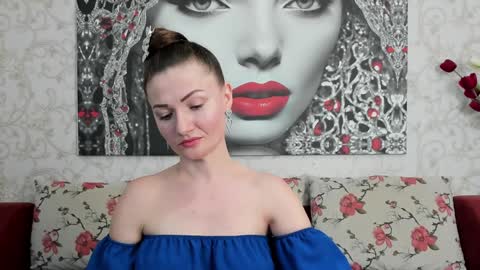 Snapshot of illegalbeauty87 chatting on 02-01-25, 10:55 Ingrid or more easier...Miss  GoDDess Mistress online show from 02-01-25, 10:55