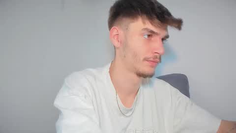 Snapshot of illusions888 chatting on 11-17-25, 10:10 D-Illusion online show from 11-17-25, 10:10