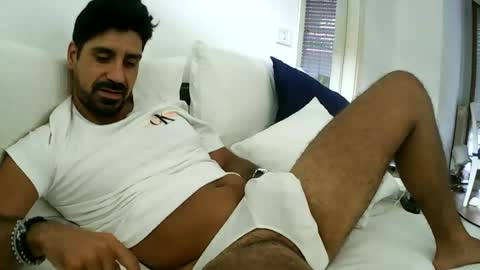 Snapshot of ilmangj90 chatting on 07-11-26, 07:33 ilmangj90 online show from 07-11-26, 07:33
