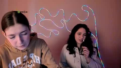 Snapshot of ilona_beauty chatting on 10-22-25, 10:59 Youre Ilona online show from 10-22-25, 10:59