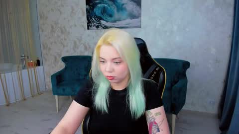 Roxy online show from 11-25-25, 07:36