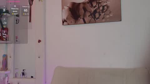 Ariana online show from 10-31-25, 12:28