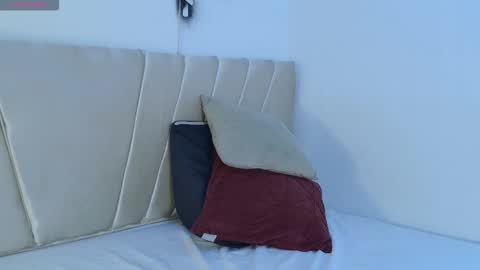 Snapshot of im_aurora_ chatting on 12-22-25, 07:44 aurora online show from 12-22-25, 07:44