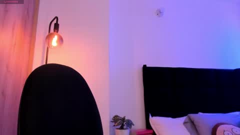 Jhonatan online show from 04-28-26, 01:48