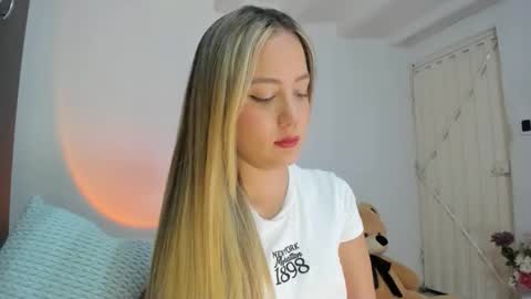 Snapshot of im_caro chatting on 05-23-26, 04:29 Caro online show from 05-23-26, 04:29