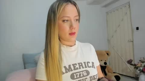 Caro   online show from 06-22-26, 03:36