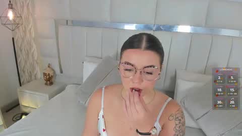 Snapshot of im_dalhia chatting on 10-25-25, 08:03 DAHLIA online show from 10-25-25, 08:03