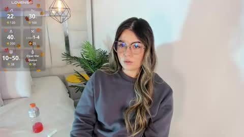 Snapshot of im_dalhia chatting on 10-29-25, 11:17 DAHLIA online show from 10-29-25, 11:17