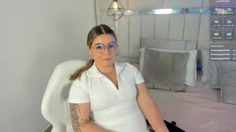 Snapshot of im_dalhia chatting on 11-15-25, 08:27 DAHLIA online show from 11-15-25, 08:27