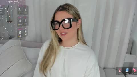 Snapshot of im_dalhia chatting on 12-14-25, 02:00 DAHLIA online show from 12-14-25, 02:00