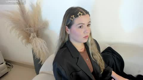 Snapshot of im_dalhia chatting on 05-16-26, 09:13 DAHLIA online show from 05-16-26, 09:13