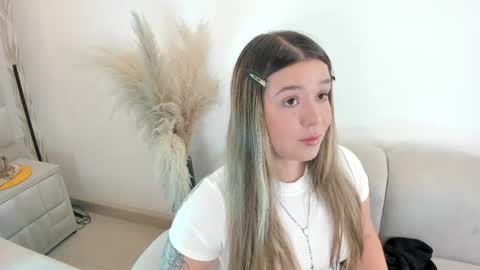 Snapshot of im_dalhia chatting on 05-21-26, 08:49 DAHLIA online show from 05-21-26, 08:49
